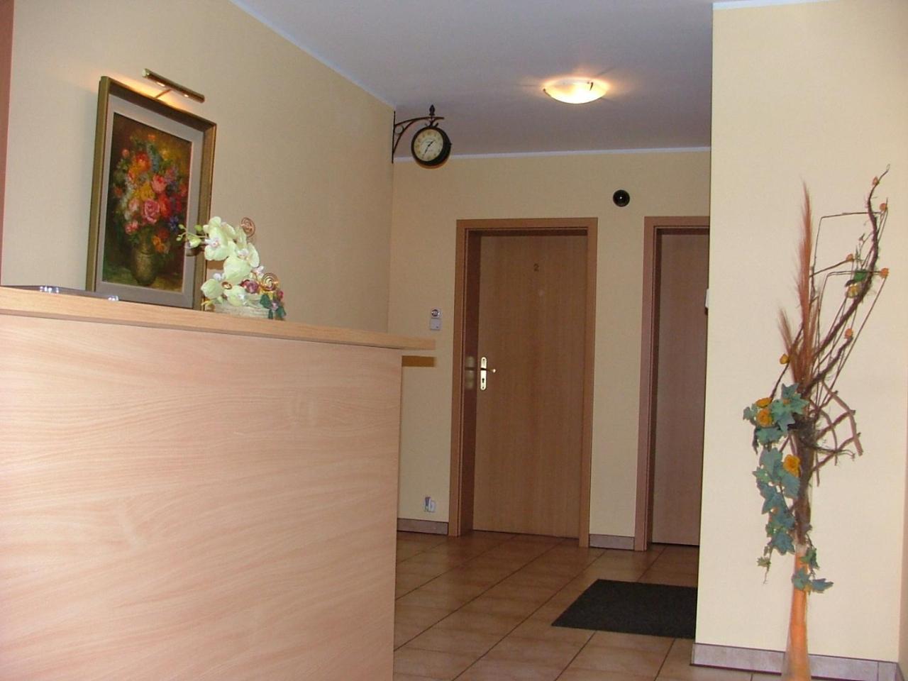Dom Goscinny Pod Brzozami Poznan Bagian luar foto