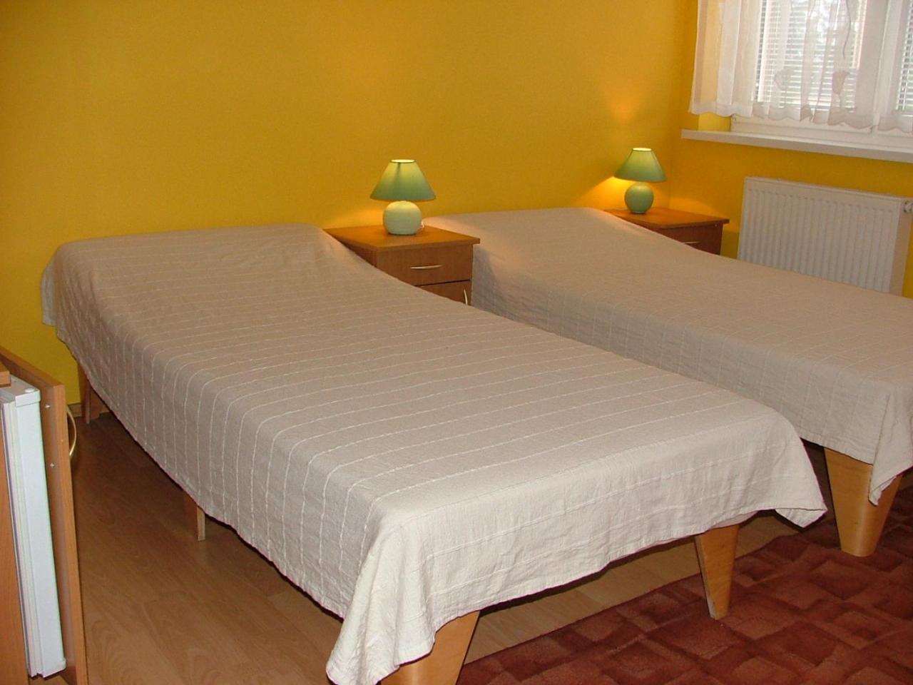 Dom Goscinny Pod Brzozami Poznan Bagian luar foto